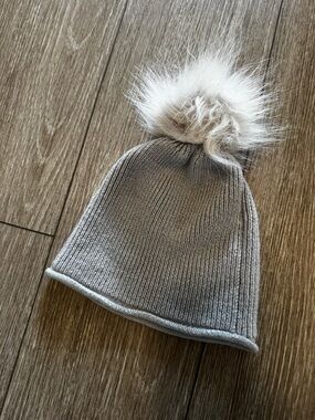 Gray Knit Pom Beanie Hat